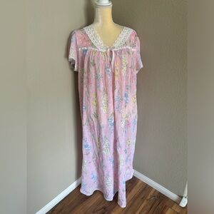 Character vintage Women's Pink Floral Nightgown with Lace Trim size M
